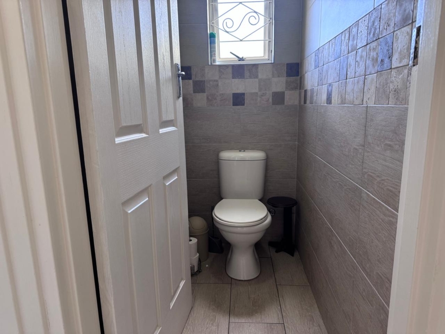 To Let 3 Bedroom Property for Rent in Strand North Western Cape